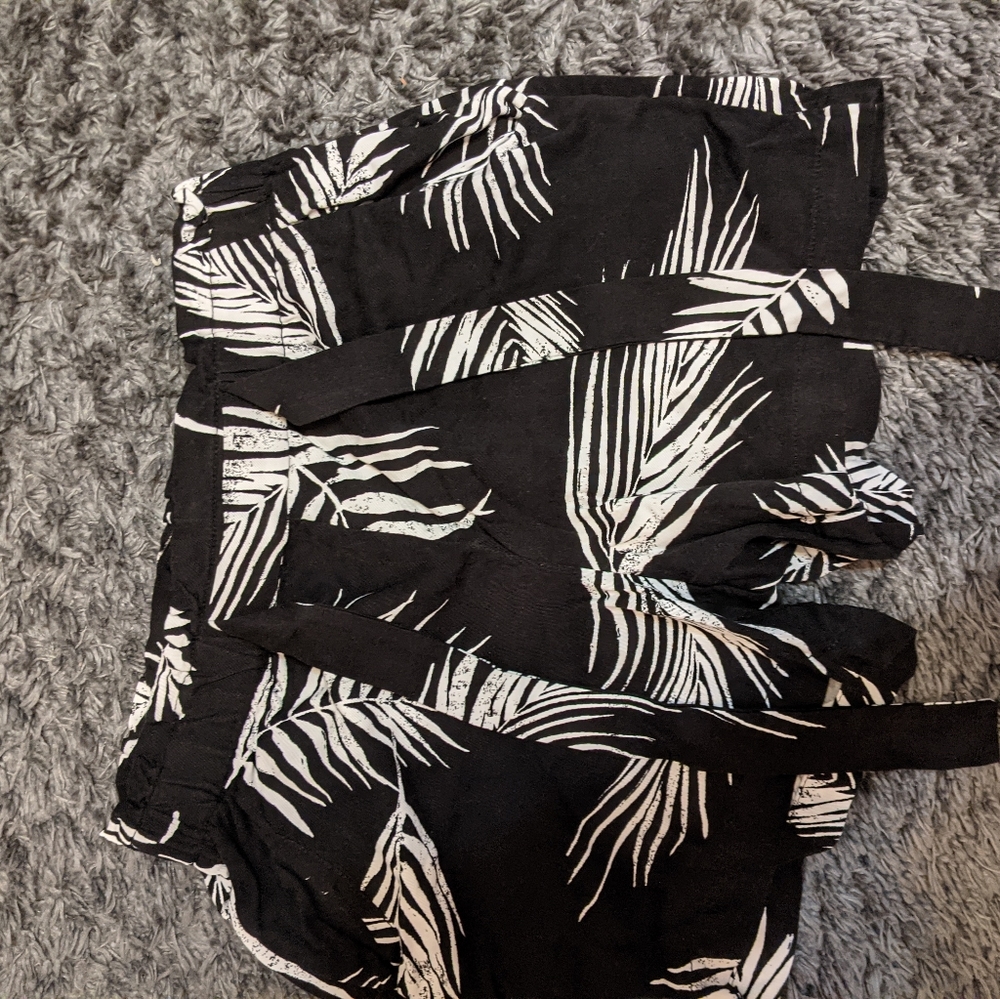 Palm tree Tie front shorts